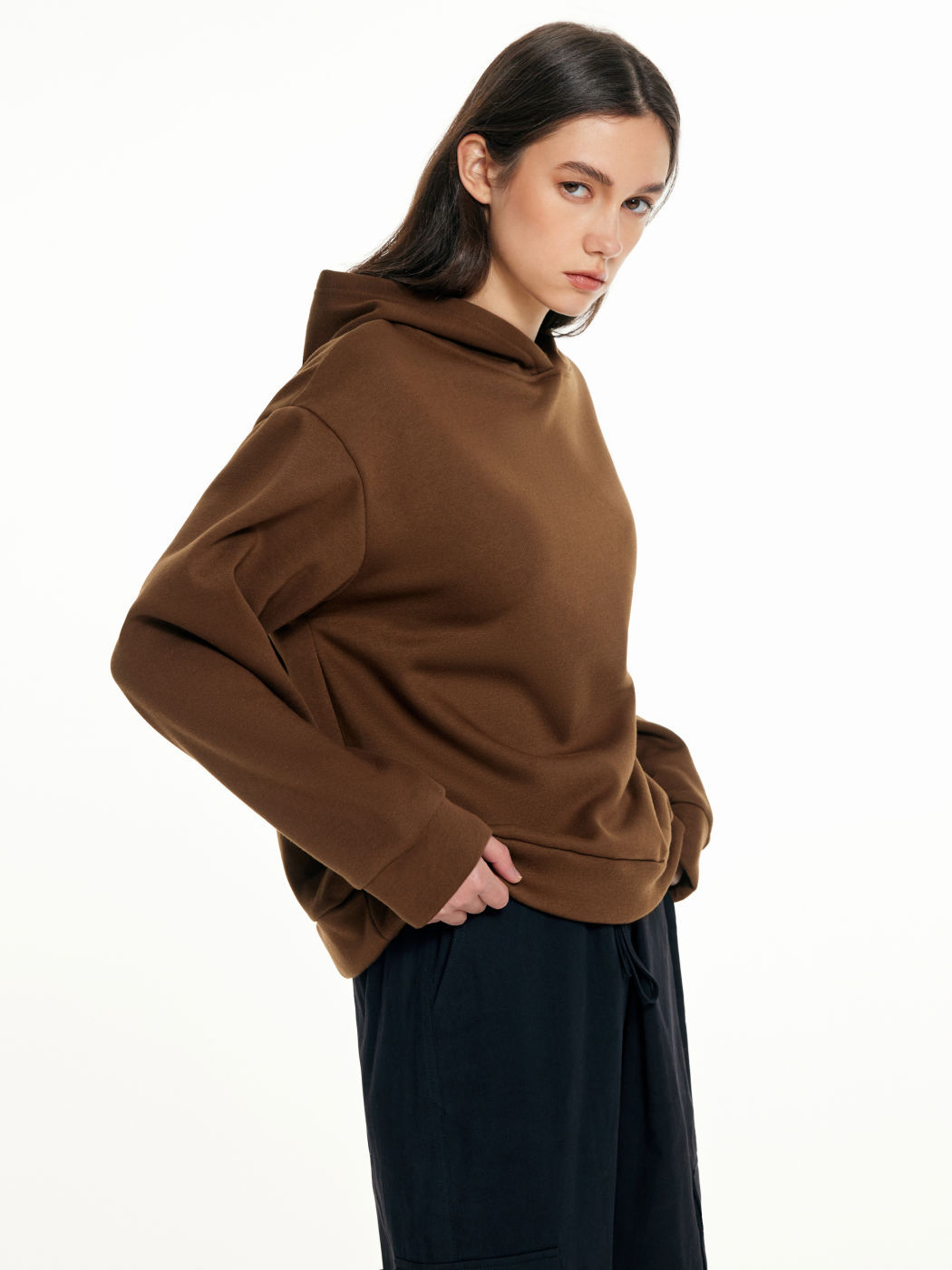 "Pull à Capuche Oversize – Style Décontracté et Tendance"